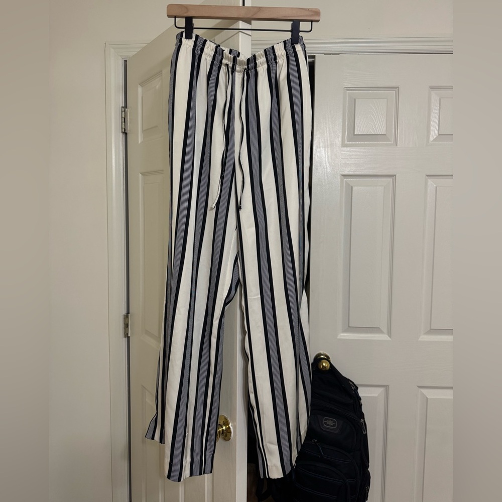 H&M Black and White Vertical Stripe Pull-On Pants